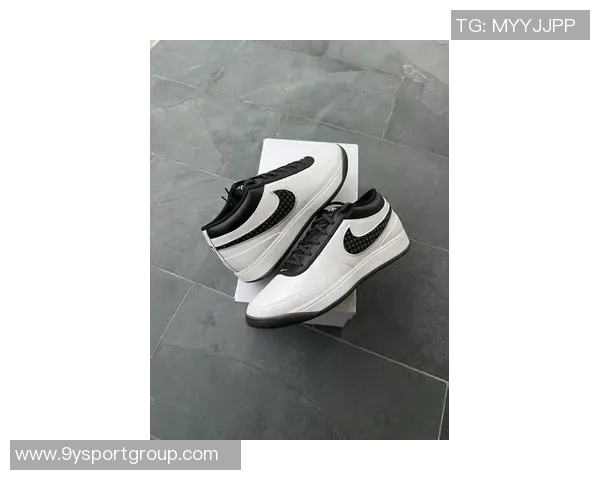 塔克晒出喷泡配色Book1PE球鞋引发热议超越布克本人魅力