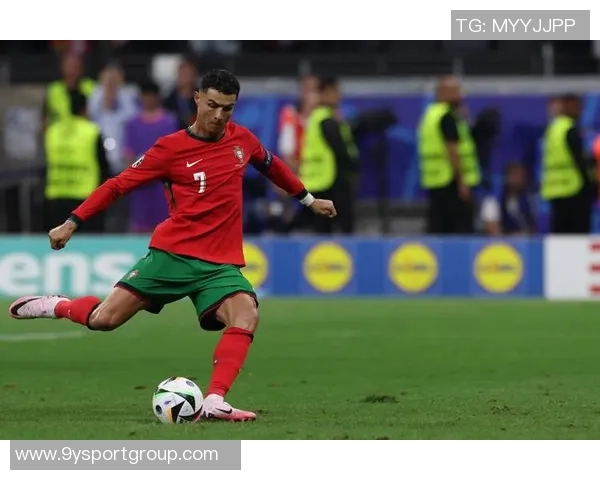 C罗荣膺世预赛射手王自豪为葡萄牙创造历史新篇章