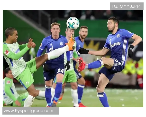 沙尔克04逆转绝杀帕德博恩成功反超升至德乙榜首准备冲击德甲