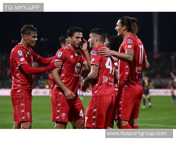 罗马队训练动态多夫比克与埃尔莫索恢复参与部分合练情况分析