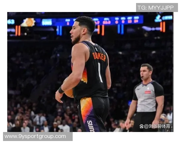 布克上半场表现全面贡献13分5篮板4助攻2抢断次节火力全开再添10分