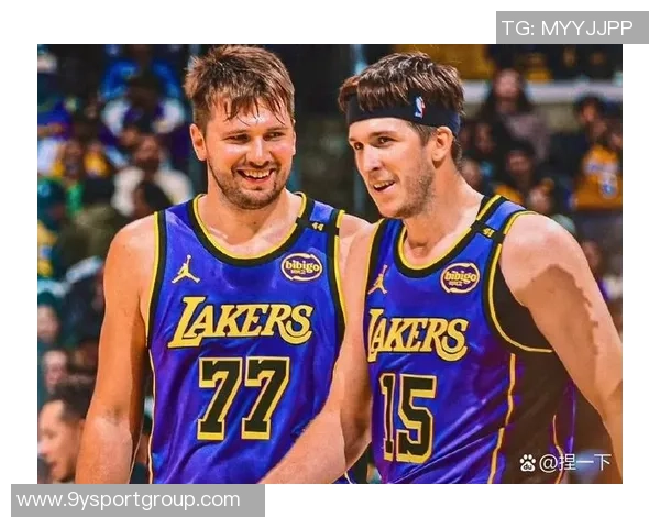 福克斯大放异彩单场28分11助助球队逆转文班缺阵的困境